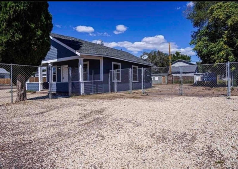 Building Photo - 1901 E 9th St