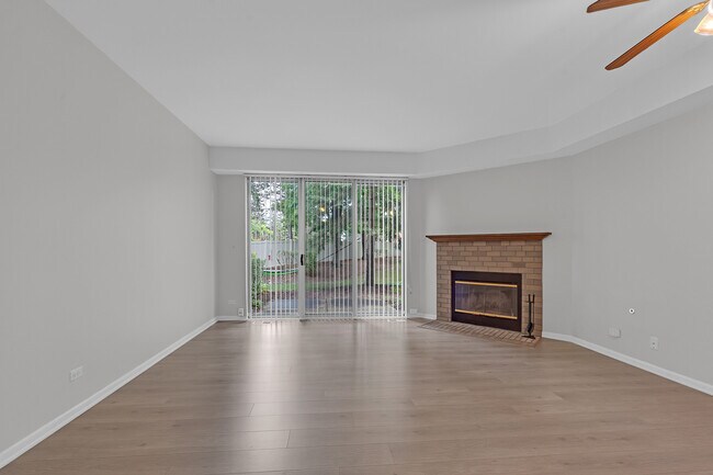 Building Photo - 1126 Regency Dr