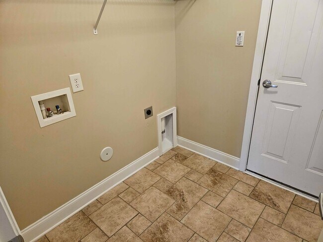 Building Photo - Troutman Area - 3 BR / 2 BA + Bonus Room & Garage