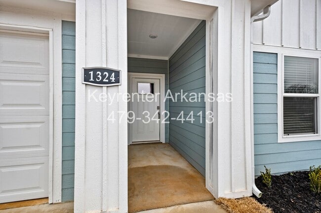 Building Photo - Gorgeous Home in Gentry!