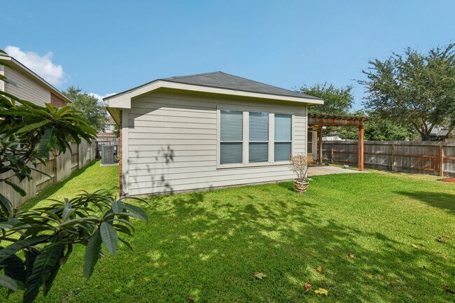 Building Photo - 3026 Sunset Park Dr
