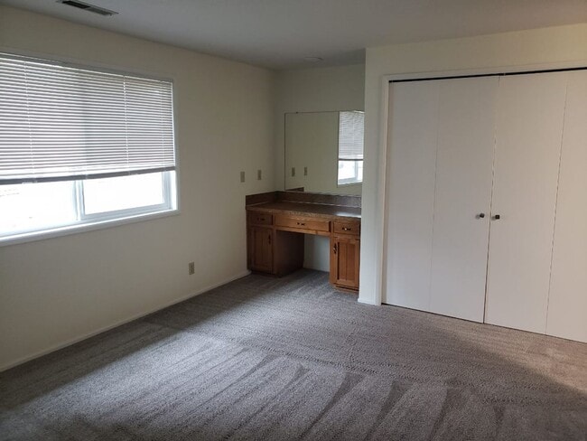 Building Photo - Wonderful South Salem Home in great neighborhood.