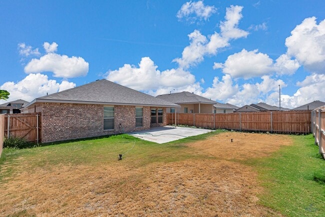 Building Photo - 1303 Red Cliff Ave