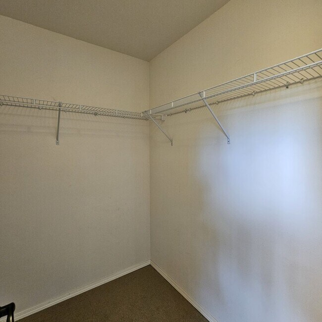 Building Photo - Bright and Stunning 2-Story Home with Dayl...