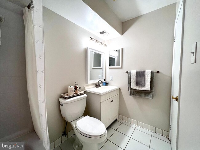 Building Photo - 2566 Fox Ridge Ct