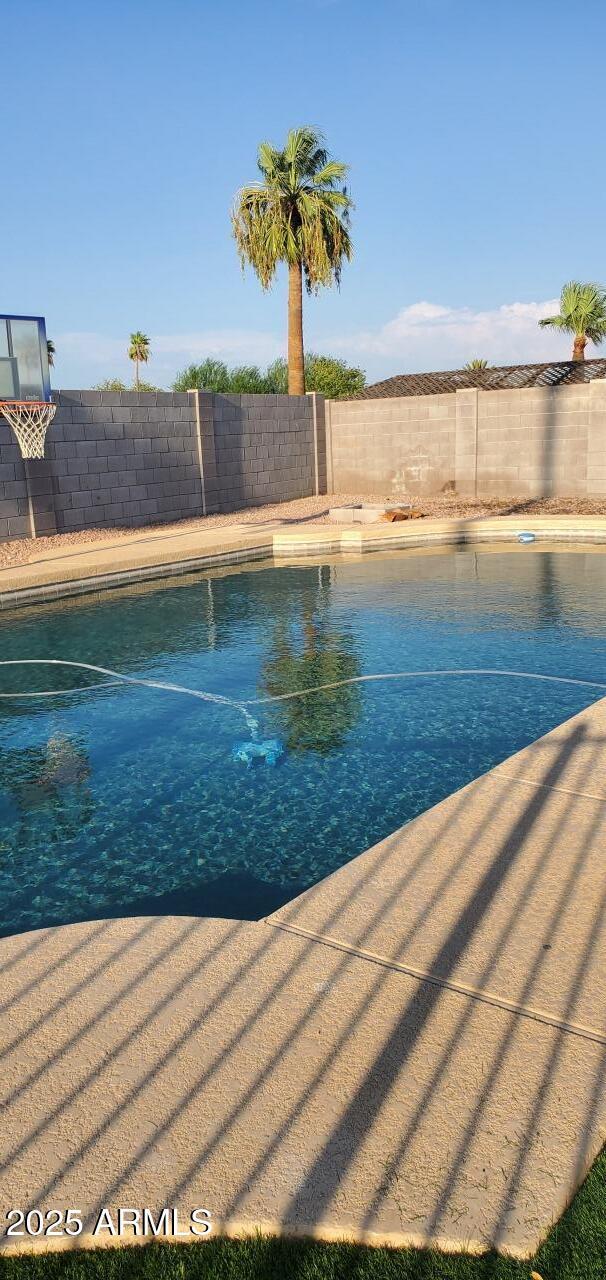 Building Photo - 824 W Fordham Dr