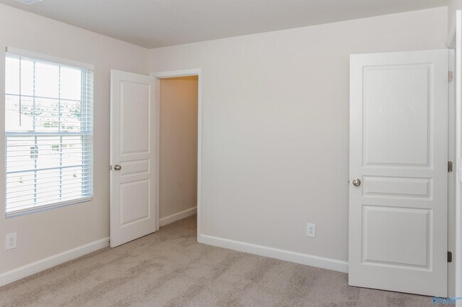 Building Photo - 16936 Wellhouse Dr