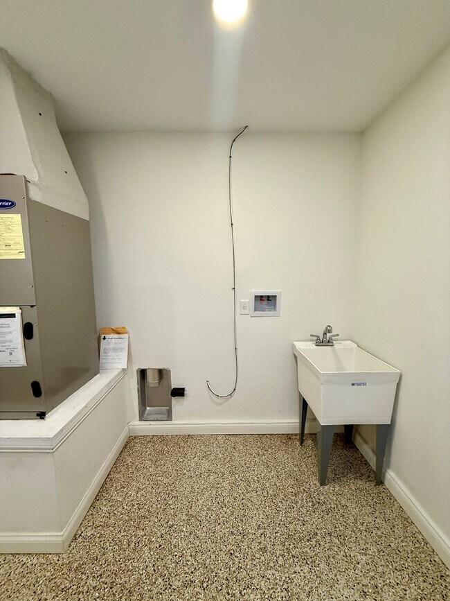 Building Photo - GORGEOUS, COMPLETELY REDONE 3/2 MAITLAND H...