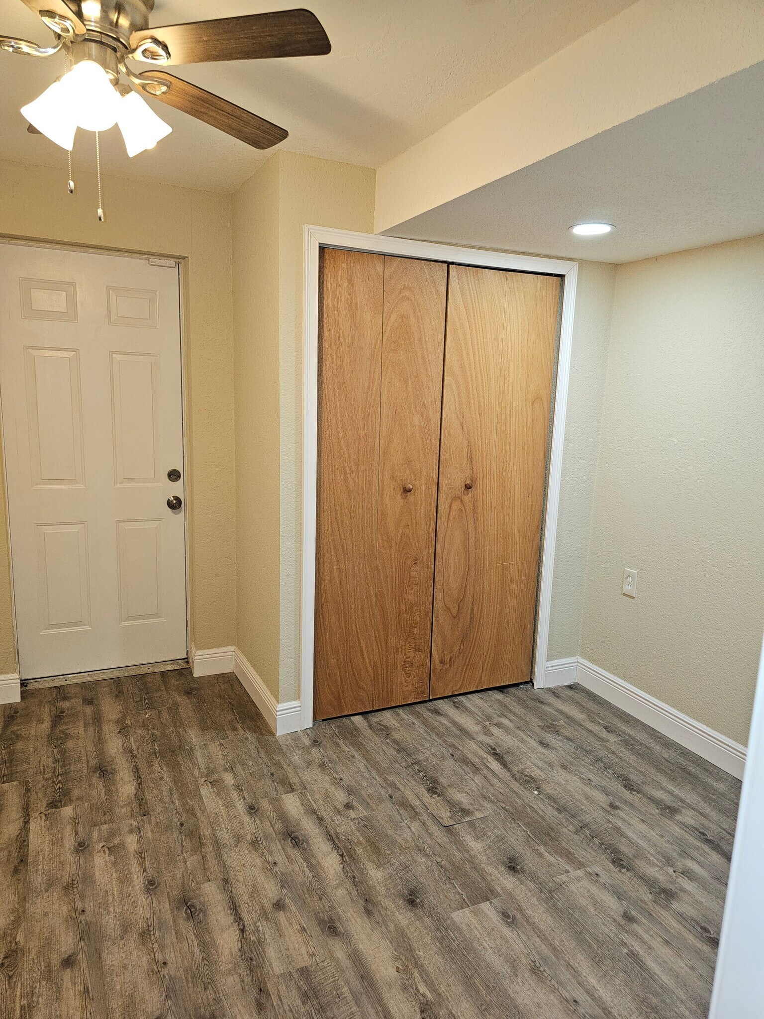 Building Photo - 3736 Sail Dr