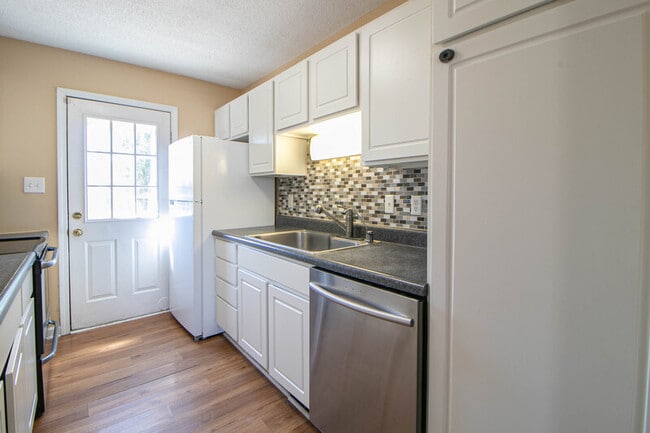 Building Photo - 207 Ruf Dr