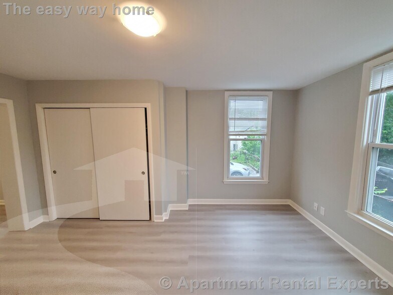 Building Photo - 146 Highland Ave