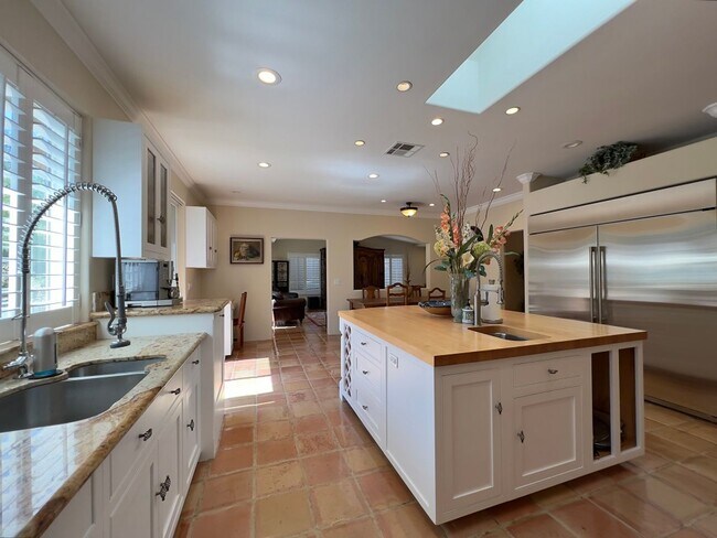 Building Photo - Stunning Single Level Browns Valley Home