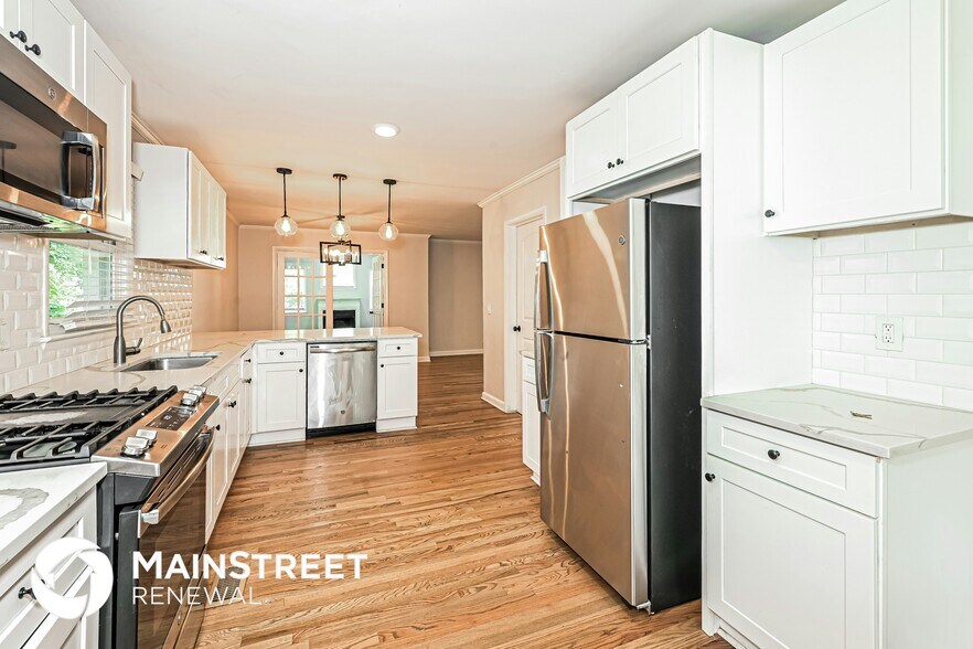 Building Photo - 1512 Knollwood Terrace