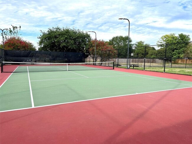 Building Photo - 3030 Sherborne St