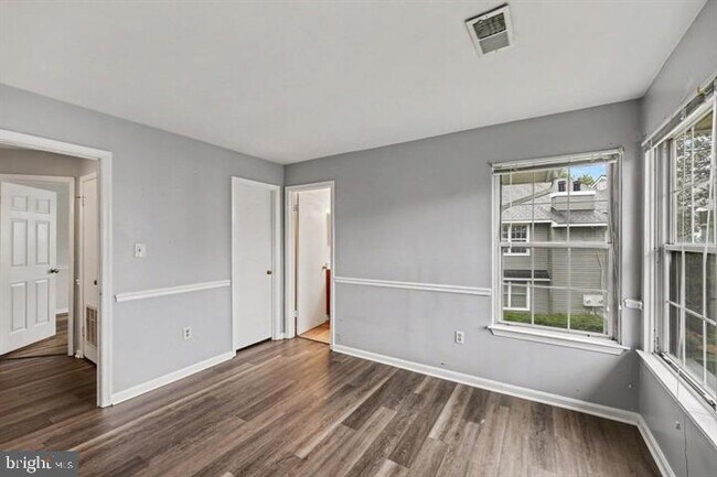 Building Photo - 8619 Beekman Pl