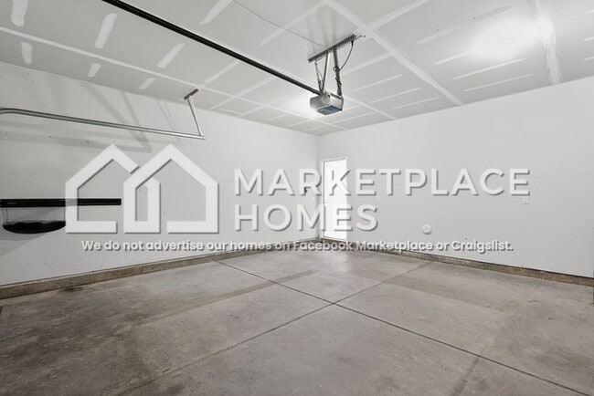 Building Photo - 923 Elliot Rd