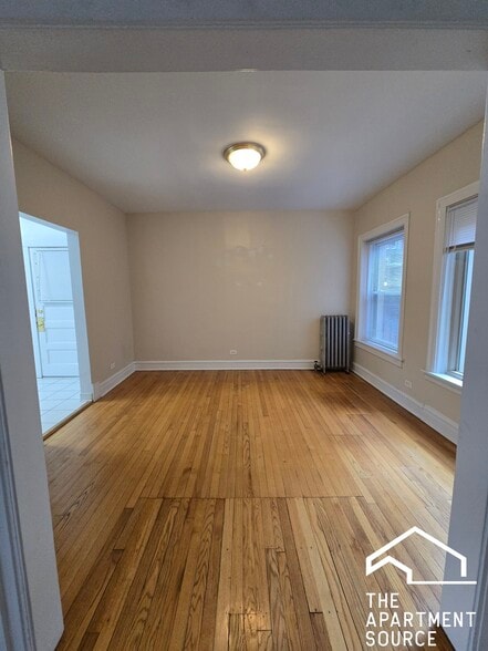 Building Photo - 834 Reba Pl