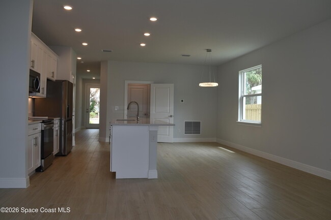 Building Photo - 406 Grove Ln