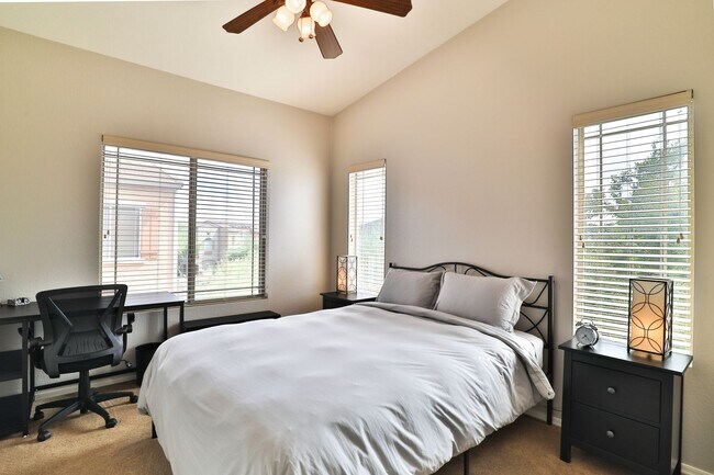 Building Photo - Furnished 2 bed / 2.5 bath Gilbert Condo i...
