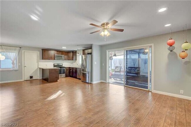 Building Photo - 4044 Pepe Cir