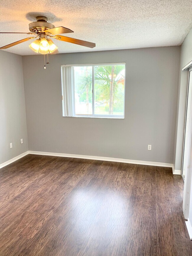 Building Photo - 2600 S University Dr