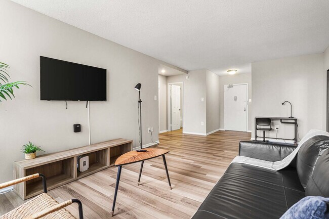 Building Photo - 1201 S Bell St