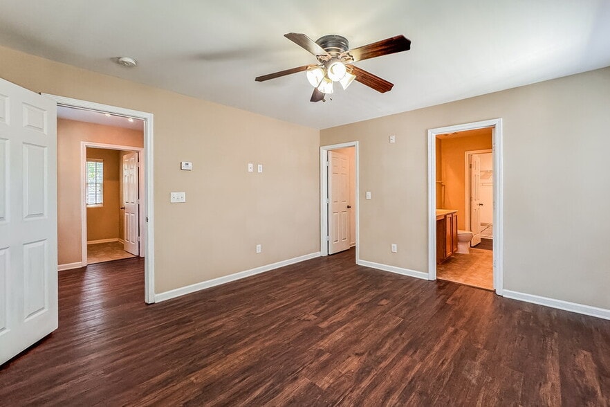 Building Photo - 3625 Roseman Landing