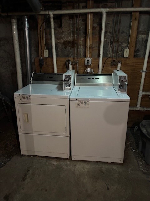 Building Photo - 283 W 3rd St