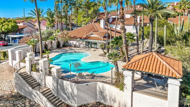 Building Photo - 6414 N Tierra De Las Catalinas