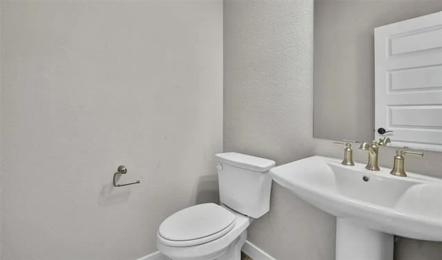 Building Photo - 1127 Parkfield Rd