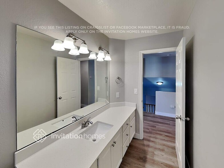 Building Photo - 1130 Broken Hills Dr