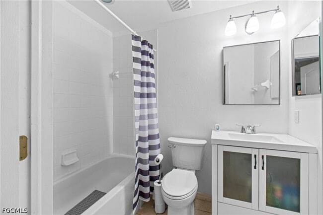 Building Photo - 12141 Summergate Cir