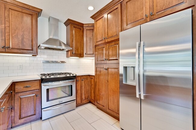 Building Photo - 1940's Quaint 2 Bedroom Single Story Home off of Hedding Street with Modern Amenities & Great Bac...