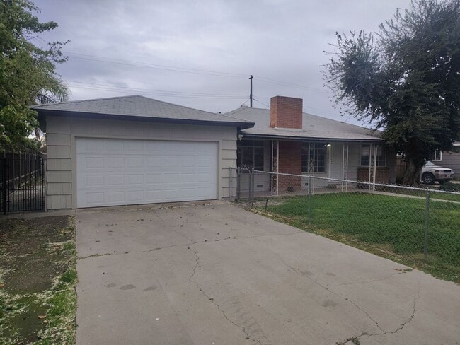 Building Photo - 3 Bedroom 1 Bathroom Home in Benton Park Available! Ask About Our Move-In Special!