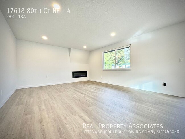 Building Photo - Gorgeous 2 Bed, 1 Bath Apartment – Fully R...