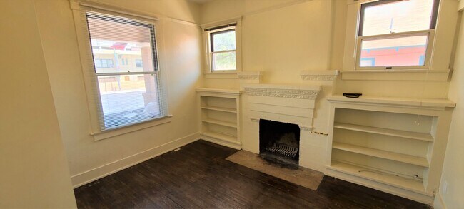 Building Photo - Euclid Ave - A 4 bedroom 2 bathroom Histor...