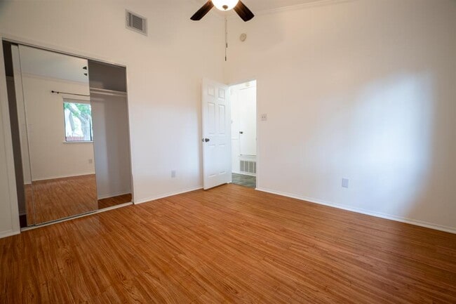 Building Photo - 1601 Primrose Trail