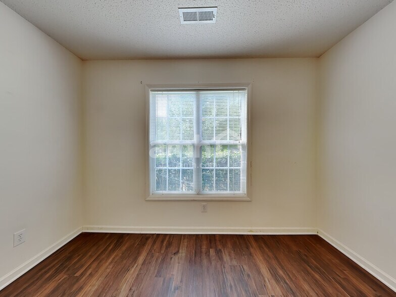 Building Photo - 105 Bristol View Cir