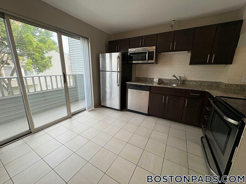 Building Photo - 146 N Beacon St