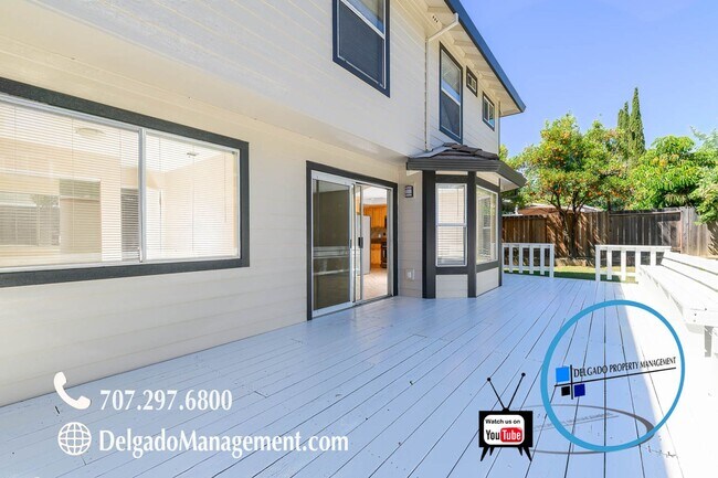 Building Photo - Completely remodeled Glen Cove 5 bed home
