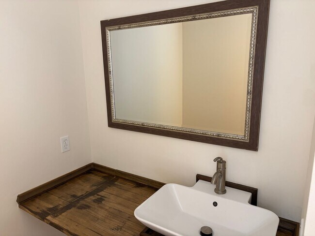 Building Photo - Single Family Home on Quite Cul-De Sac Now Available in Upland Square