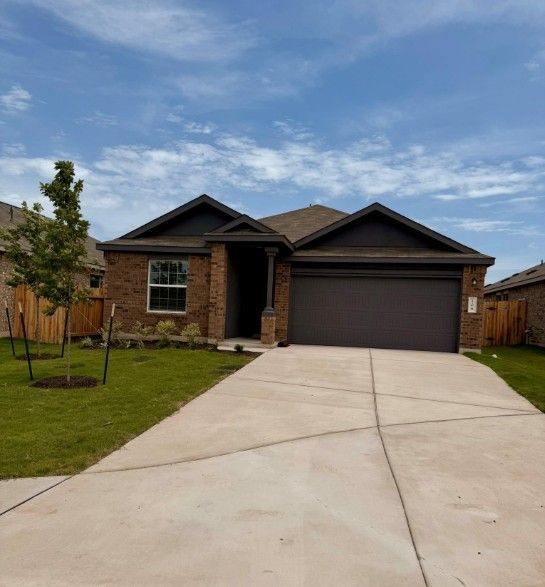 Building Photo - 106 Camargue Dr