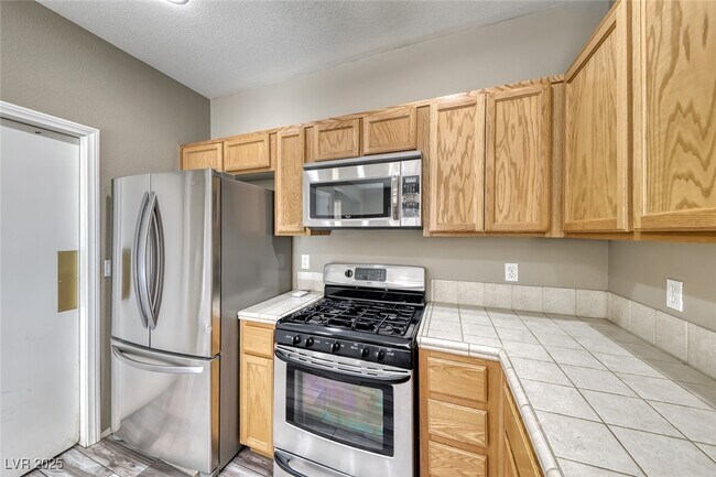 Building Photo - 7237 Twin Maples Ct