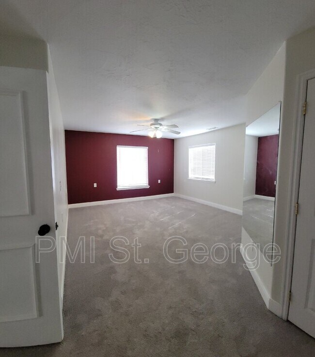 Building Photo - 1065 Canyon St