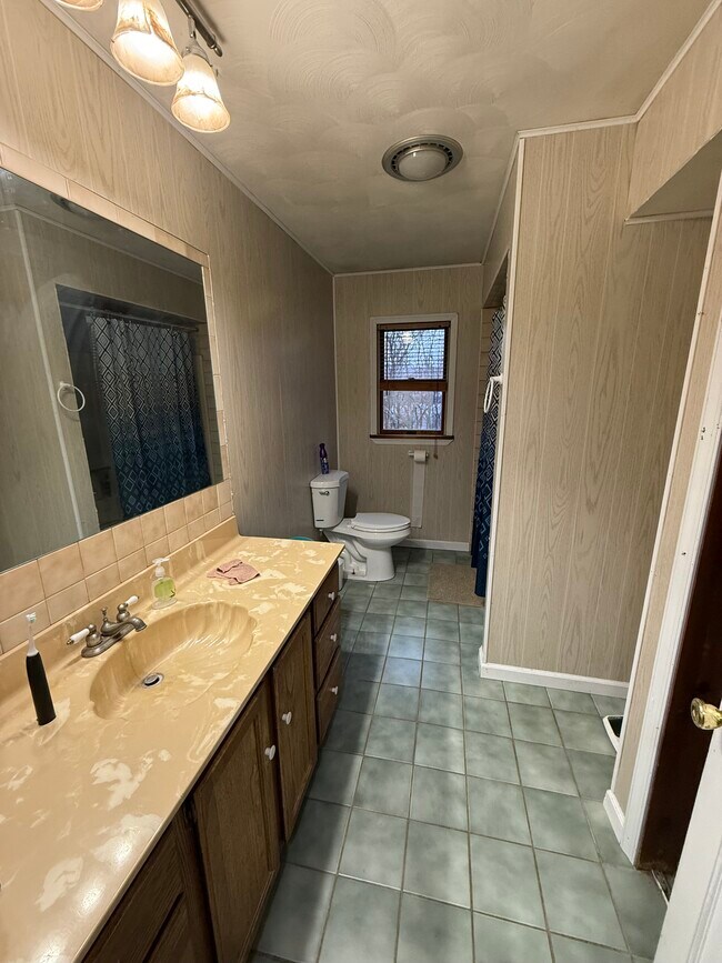 Building Photo - 10 Griffith St