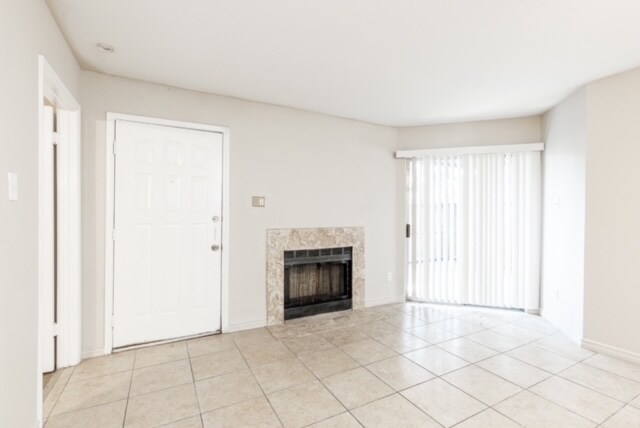 Building Photo - 9797 Leawood Blvd