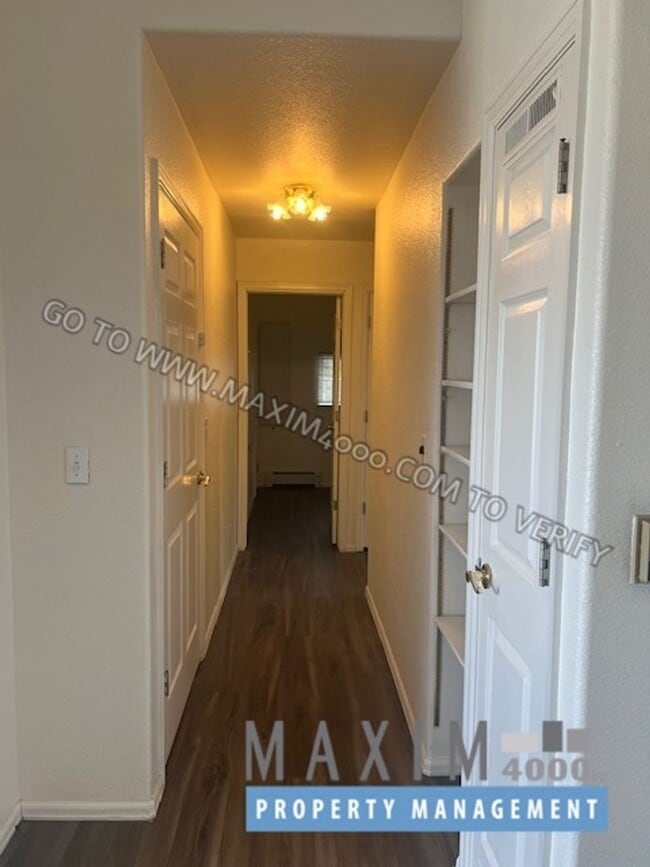 Building Photo - 401 E Mayfield Dr