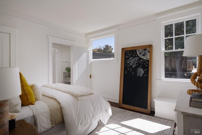 Building Photo - Gorgeous Sausalito Grand Craftsman Home w/...