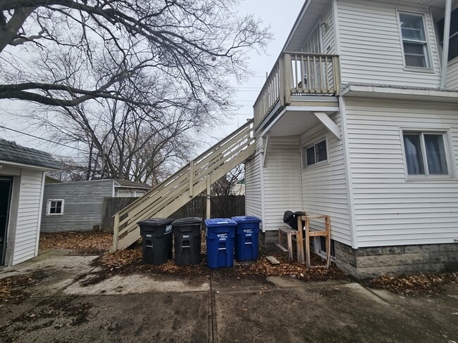 Building Photo - 1330 Brockley Ave