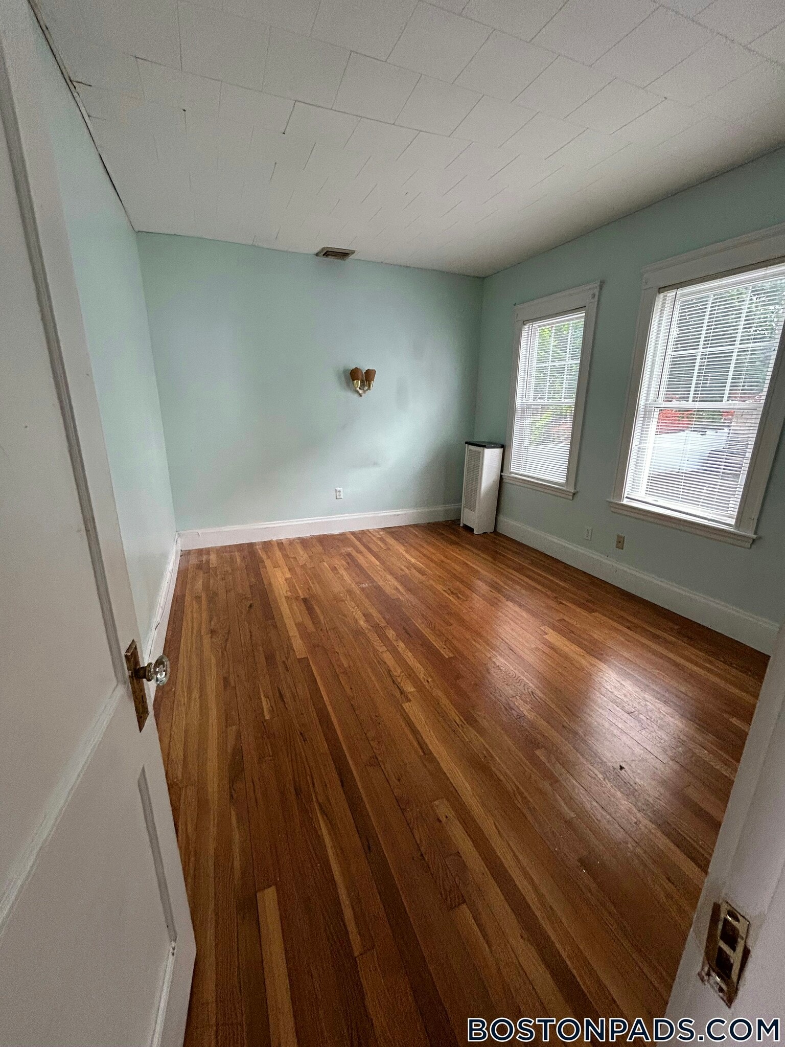 Building Photo - 30 Lawrence St